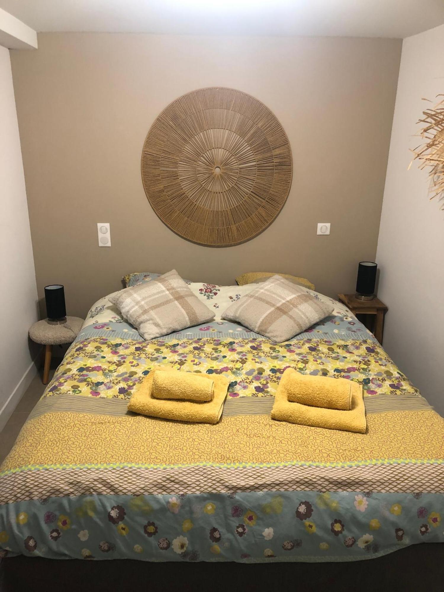 Le Cocon De Provence Apartment Файенс Екстериор снимка