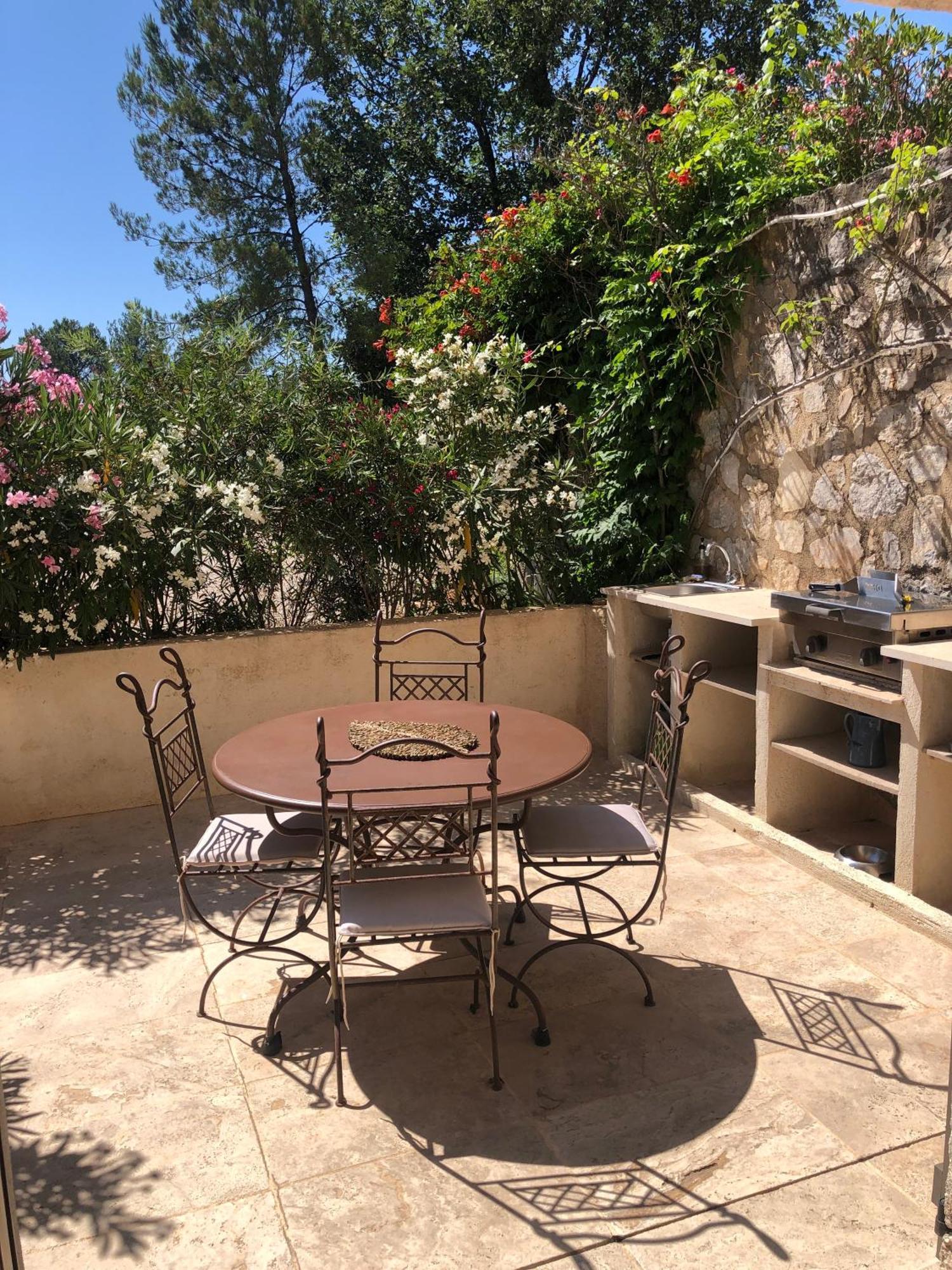 Le Cocon De Provence Apartment Файенс Екстериор снимка